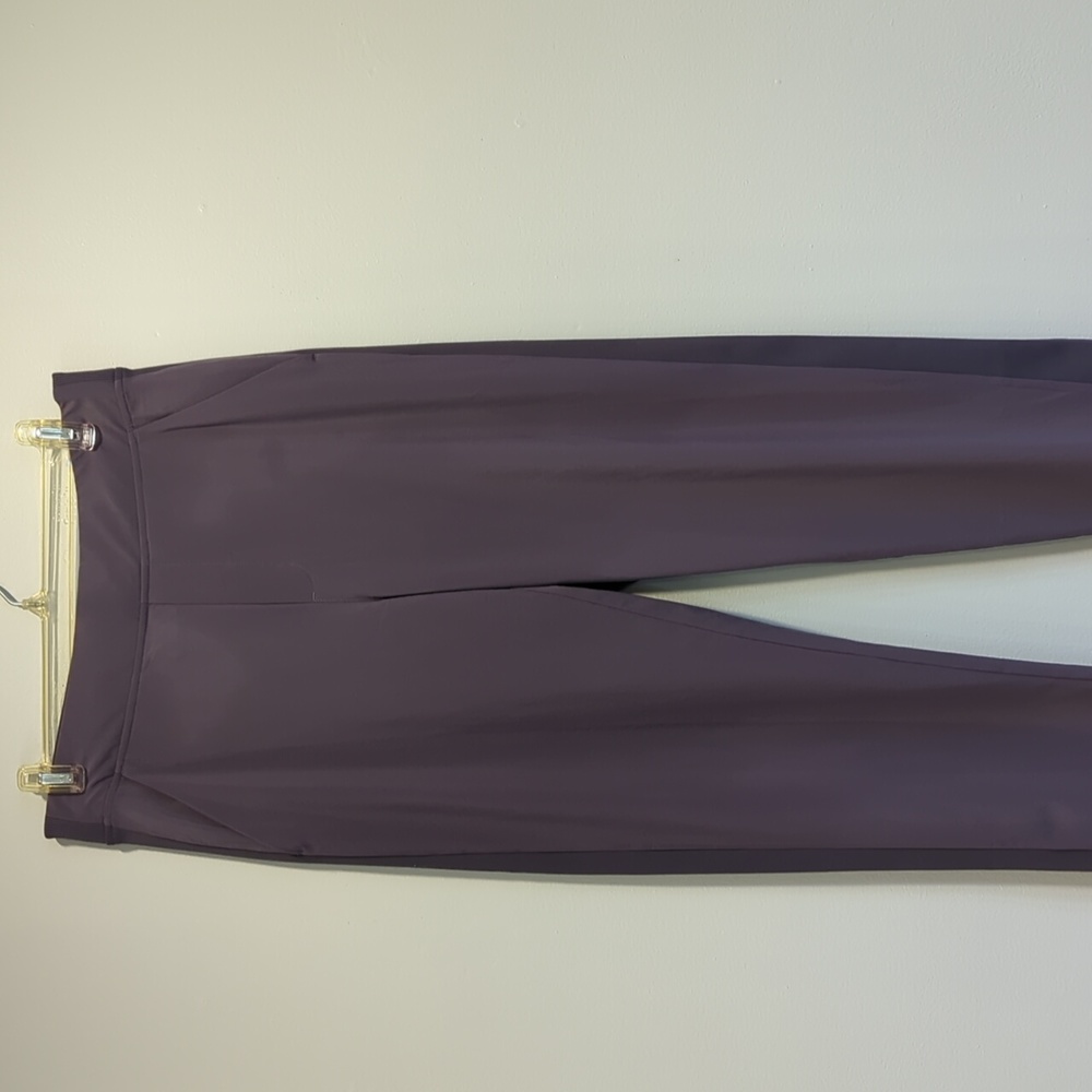 Athleta Brooklyn Ankle pants sz. 8 Dusk Violet
